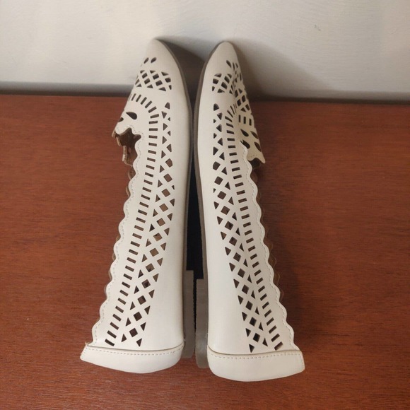 Report Women's Shoes Flats Laser Cut Design White Leather Size 7 Pointed Toe. - Picture 5 of 7